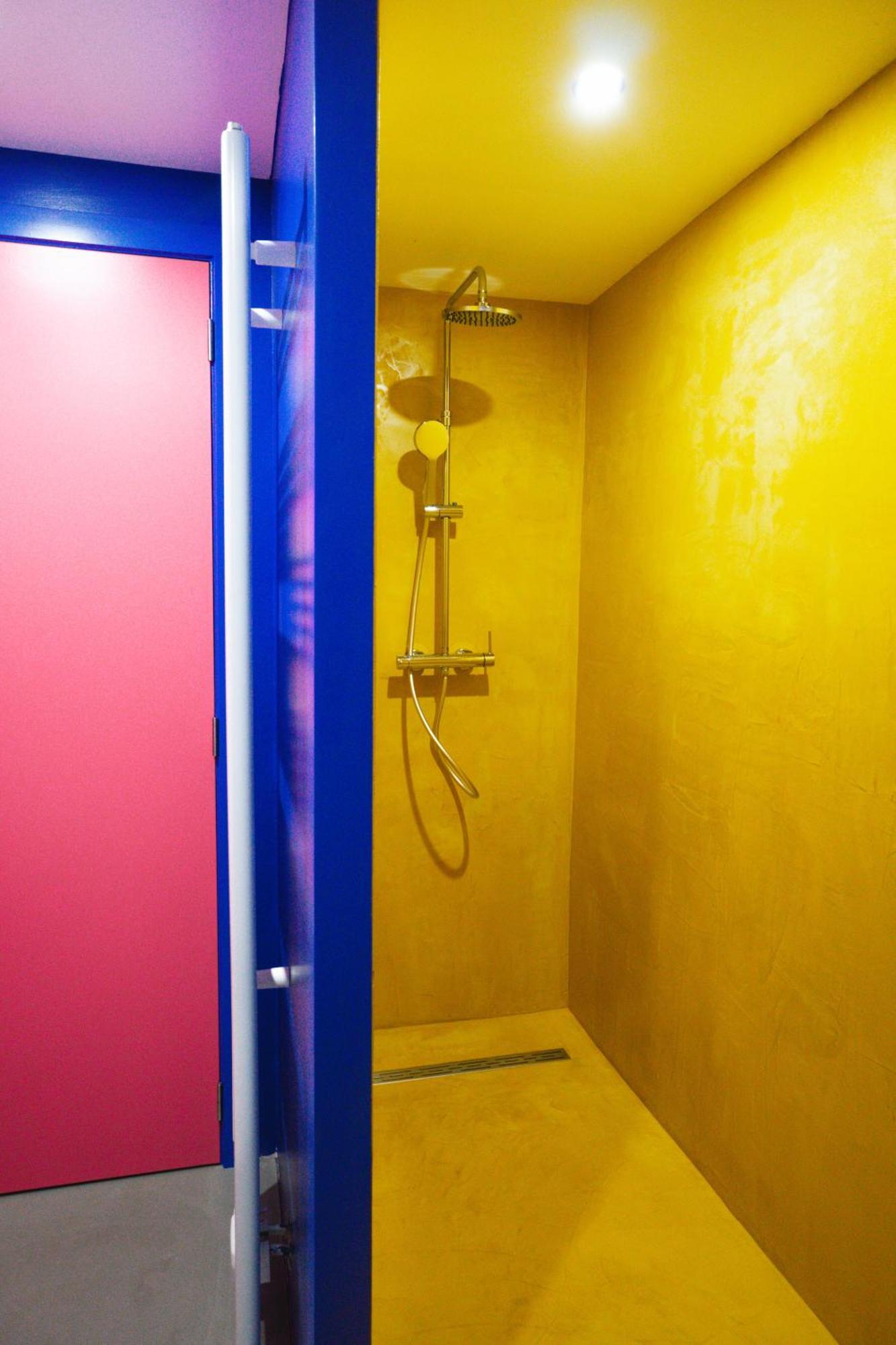 Capsule Boogie-Woogie - Jacuzzi - Sauna - Billard - Jeux - Ecran Geant - Filet Suspendu - Netflix La Louvière Exterior foto