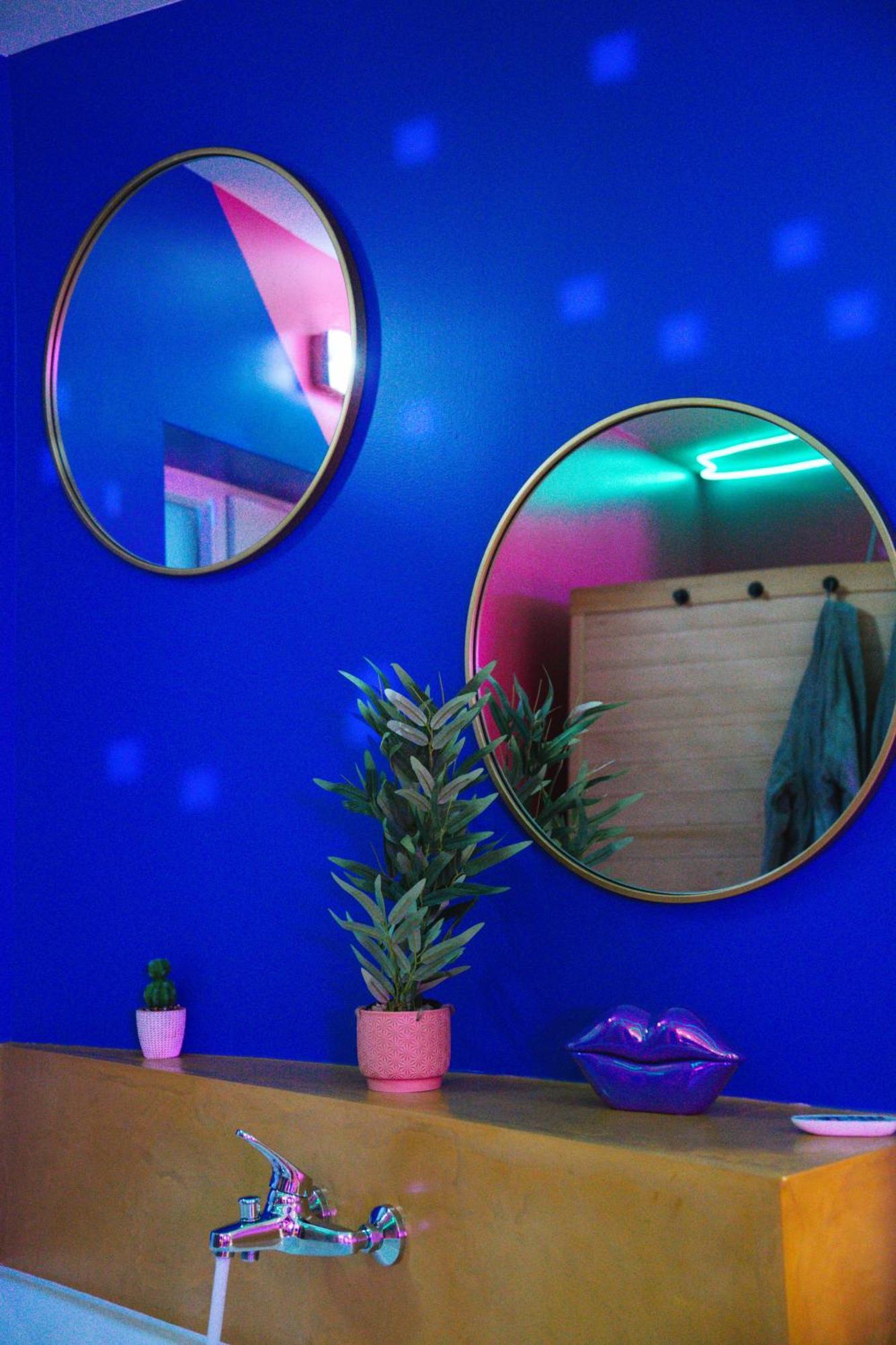 Capsule Boogie-Woogie - Jacuzzi - Sauna - Billard - Jeux - Ecran Geant - Filet Suspendu - Netflix La Louvière Exterior foto
